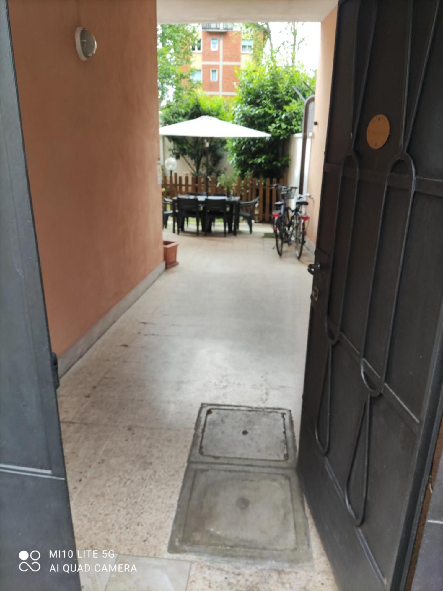 Hostal D'Annunzio House Cesano Boscone Exterior photo